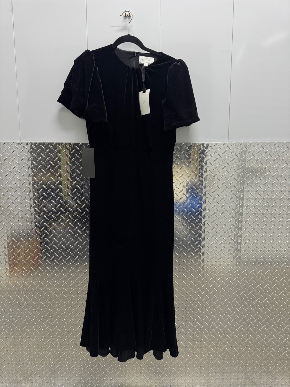 NWT!!! Pomander Place- Midi Dress with Puff Sleeves- Nicolette dress, L - Picture 2 of 8